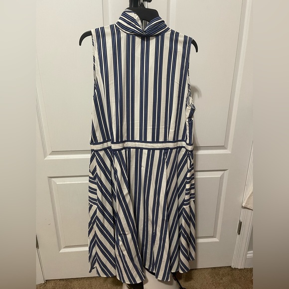 Ann Taylor Factor. Shirt dress. Pinstriped. A-line. - Picture 2 of 3